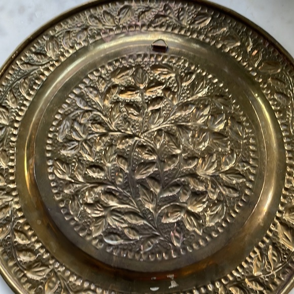 VINTAGE Large metal brass plates floral botanical gold set of two - Picture 7 of 8